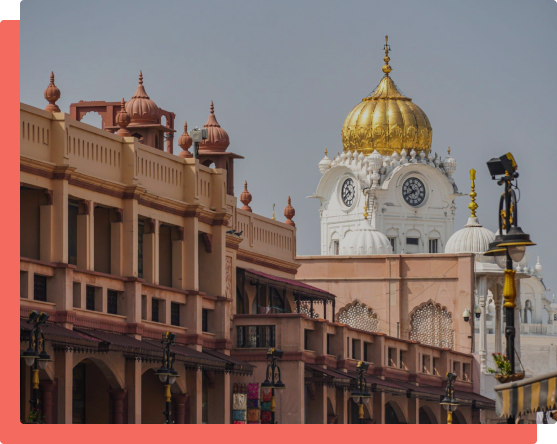 golden temple of sri harmandir sahib in punjab india